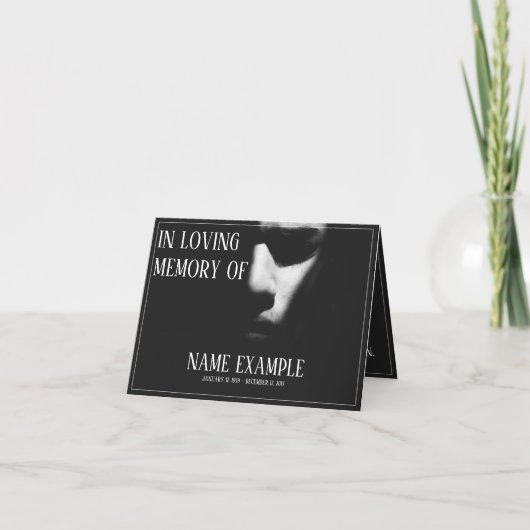 Carte Un visage endormi dans une demi-ombre (Devant)
