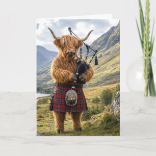Carte Vache des Highlands à la retraite jouant de la cor