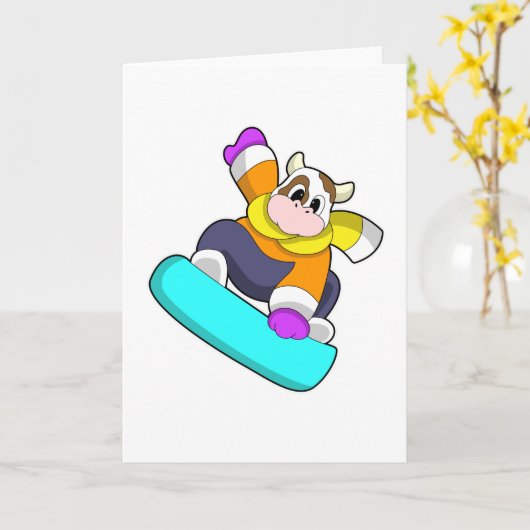 Carte Vache faisant du snowboard avec un snowboard (Fleur jaune)