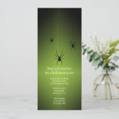 Carte verte d'invitation de Halloween d'araignée (Debout devant)