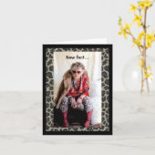 Carte Vêtements laissés dans un placard pendant une pand (Fleur jaune)