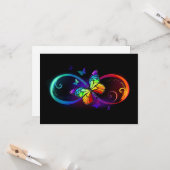 Carte Vibrant infinity with rainbow butterfly on black (Devant/Arrière en situation)