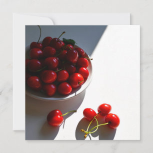 Carte Vie morte esthétique avec cerises mûres sur blanc