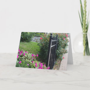 Carte vierge montrant un jardin et une porte.