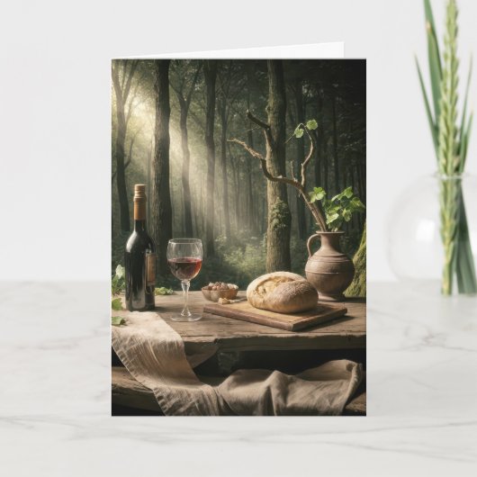 Carte Vin d'anniversaire et pain sur une table en forêt (Devant)