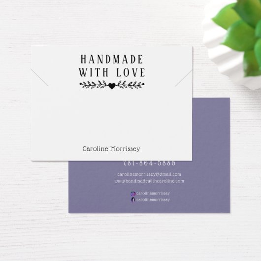 Carte violette simple avec collier de bijoux (Bureau)