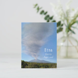 Carte Volcan Etna fumant sous un jour ensoleillé