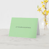 Carte Votre Hashtag | Moderne Trending Mint Green (Fleur jaune)