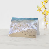 Carte vrai texte d'amour dans le sable de l'océan (Fleur jaune)