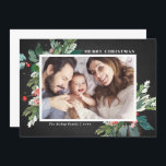Carte Watercolor Hollies Chalkboard Photo de Noël<br><div class="desc">Envoyez vos voeux de Noël à vos proches cette saison avec cette carte plat de photos de Noël horizontale rustique. Il présente des creux d'aquarelle, des accents faux feuille d'or, assortis motif de fête, arrière - plan faux tableau et typographie moderne. Les textes sont entièrement modifiables. Personnalisez cette carte photo...</div>