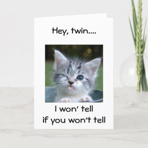 CARTE WINKING KITTEN DIT HEUREUX ANNIVERSAIRE DOUCE-HUMO