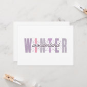 Carte Winter Wonderland - Typographie festive artistique (Devant/Arrière en situation)