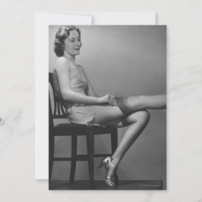 Carte Woman Sitting on Chaise (Devant)