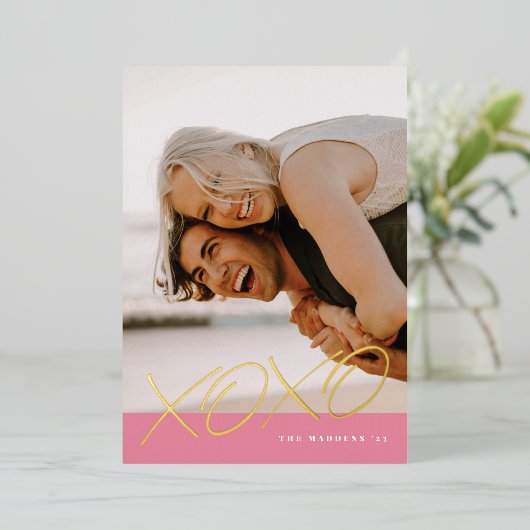 Carte XOXO Valentine's - Rose (Debout devant)