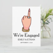 Cartes d'annonce de fiançailles Nous sommes fiancé (Debout devant)