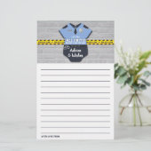 Cartes de conseil Baby shower des agents de police (Debout devant)