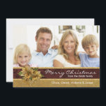 Cartes de Noël rouges de photo de poinsettia d'or<br><div class="desc">Cartes de Noël élégantes de photo de poinsettia de rouge et d'or. Cette belle damassé de rouge et d'or avec la carte de vacances de photo de poinsettia d'or est facilement customisée en choisissant simplement la "personnaliser il !" boutonnez pour commencer à ajouter votre photo, détails, style de police, taille...</div>