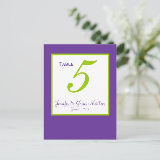 Cartes de numéro de table de Mariage vert pourpre (Debout devant)