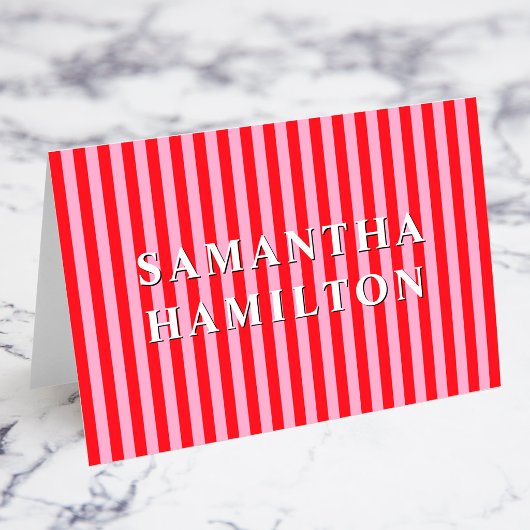 Cartes de placement à nom gras et rayures rouges e