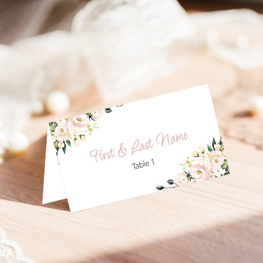 Cartes de placement florales rose pliées