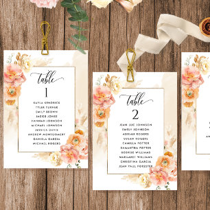 Cartes de plan de table crème pêche avec noms d'in