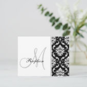 Cartes de réception Noir Damask Monogramme Mariage (Debout devant)