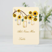 Cartes de table en forme de fleurs jaunes en pots  (Debout devant)