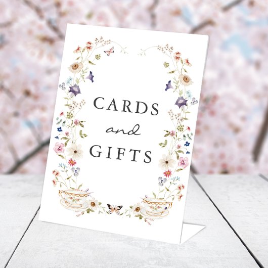 Cartes de thé et signe cadeau