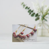 Cartes de visite rouges de boucles d'oreille de (Debout devant)