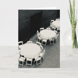 Cartes de vœux photo de chaises et tables blanches