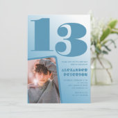 Cartes d'invitation 13 ans garçon avec dégradé ble (Debout devant)