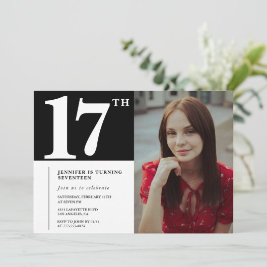 Cartes d'invitation d'anniversaire 17 ans noir Mod (Debout devant)