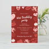 Cartes d'invitation d'anniversaire 61 ans coeurs m (Debout devant)