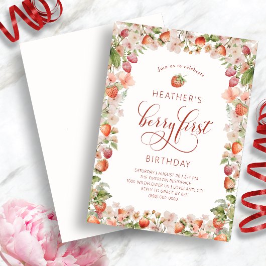 Cartes d'invitation d'anniversaire aux fraises