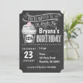 Cartes d'invitation d'anniversaire Cupcake tableau (Debout devant)
