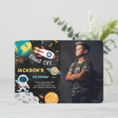 Cartes d'invitation d'anniversaire Space Boy avec (Debout devant)