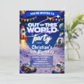 Cartes d'invitation d'anniversaire spatiales extra (Debout devant)
