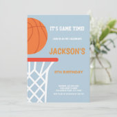 Cartes d'invitation de basketball à fond gris bleu (Debout devant)