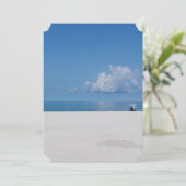Cartes d'invitation de plage de sable blanc (Debout devant)