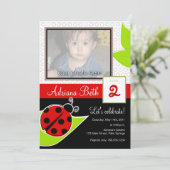Cartes d'invitation photo de coccinelle (Debout devant)