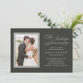 Cartes d'invitation photo sombre Classique 25e Ann (Debout devant)