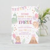 Cartes d'invitation pour les 3 ans de fille avec d (Debout devant)