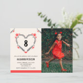 Cartes d'invitation pour son 8e anniversaire Flora (Debout devant)