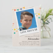 Cartes d'invitation simples pour 13 ans avec photo (Debout devant)