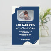 Cartes d'invitation simples pour 18 ans Hommes Pho (Debout devant)