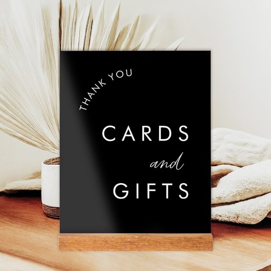 Cartes noires de mariage et table cadeau