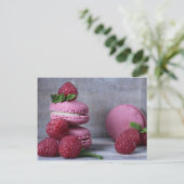 Cartes postales de framboise Macarons rose (Debout devant)