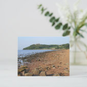 Cartes postales du château et de la plage de Llans (Debout devant)