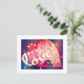 Cartes postales scintillantes d'amour de coeurs de (Debout devant)