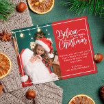 Cartes Pour Fêtes Annuelles 2 photos de famille rouge Croyez en la magie de No<br><div class="desc">Carte postale moderne de voeux de Noël avec l'un de vos portraits de famille de Noël préférés sur la gauche complétée par un vrai cadre en feuille d'or et une formulation qui dit "Croyez en la magie de Noël" sur la droite sur un arrière - plan rouge festif classique, personnalisable...</div>